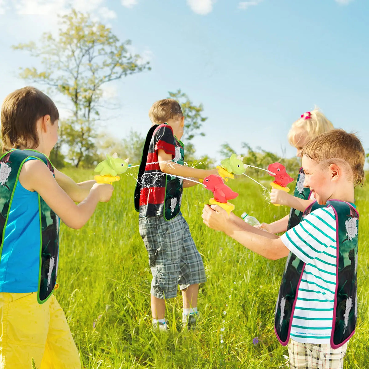4Pcs Dinosaur Water Gun Battle Set with Vest, 2 Players Long Range Water Squirter Toy, Kids Outdoor Squirt Pistol for Pool Beach Backyard Party