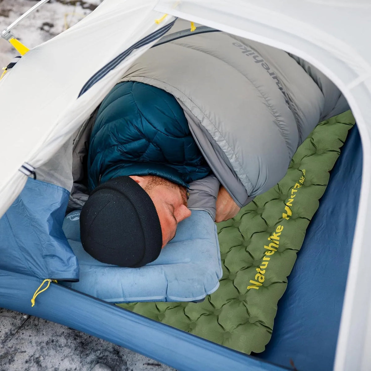 Naturehike Ultralight Sleeping Pad Insulated Inflatable Sleeping Pad R4.6 Inflatable Air Mat 4 Seasons Outdoor Camping Air Mattress